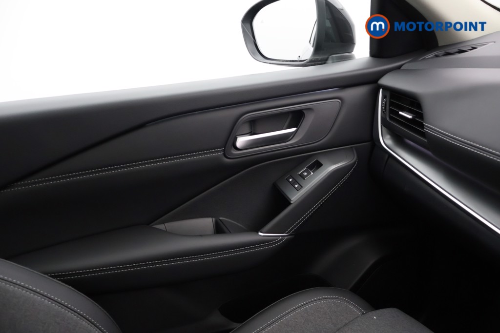 Nissan Qashqai N-Connecta Automatic Petrol SUV - Stock Number (1569275) - 8th supplementary image