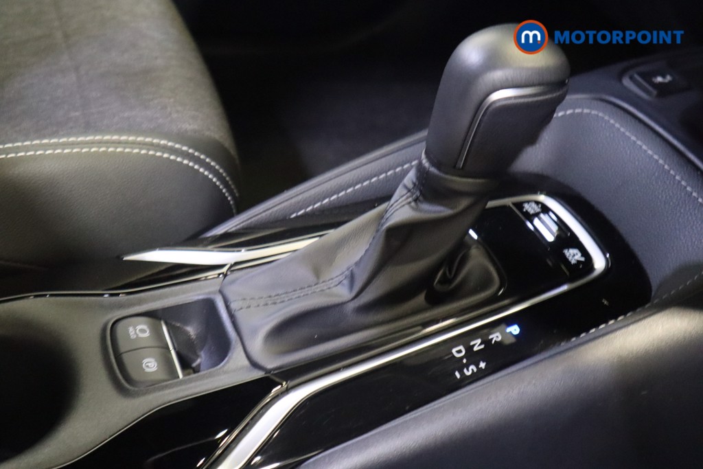 Toyota Corolla Design Automatic Petrol-Electric Hybrid Hatchback - Stock Number (1569550) - 5th supplementary image