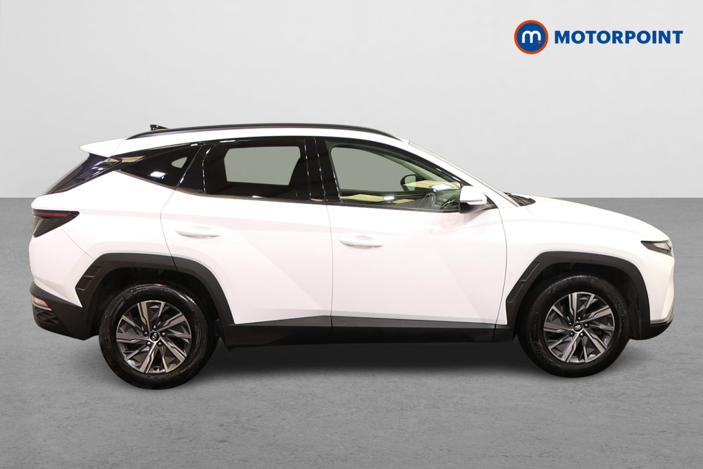 Hyundai Tucson Se Connect Manual Petrol SUV - Stock Number (1569940) - Drivers side
