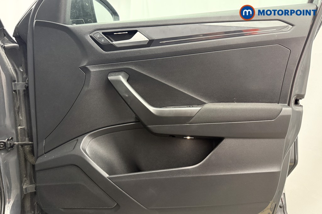 Volkswagen T-Roc SEL Manual Diesel SUV - Stock Number (1570617) - 16th supplementary image