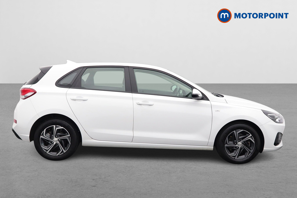 Hyundai I30 Se Connect Manual Petrol Hatchback - Stock Number (1571501) - Drivers side