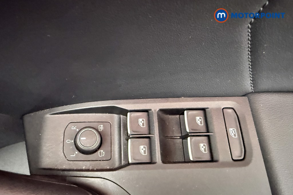 Cupra Leon VZ2 Automatic Petrol Hatchback - Stock Number (1571535) - 19th supplementary image