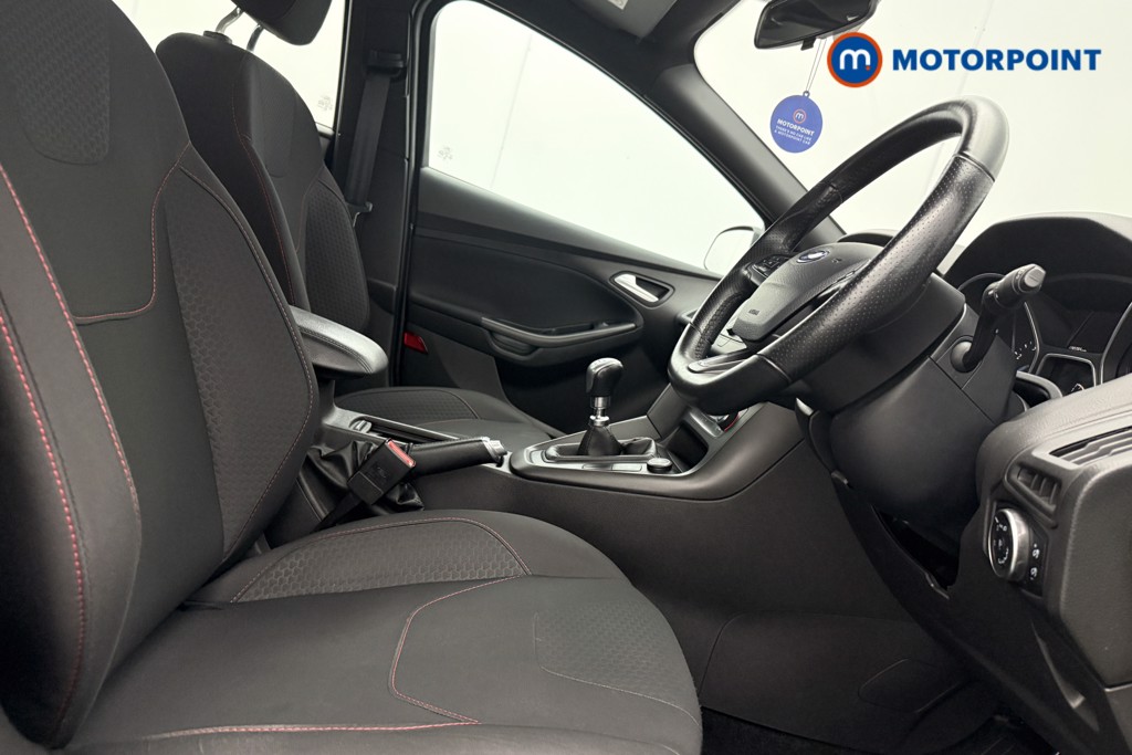 Ford Focus St-Line Manual Petrol Hatchback - Stock Number (1571625) - 7th supplementary image