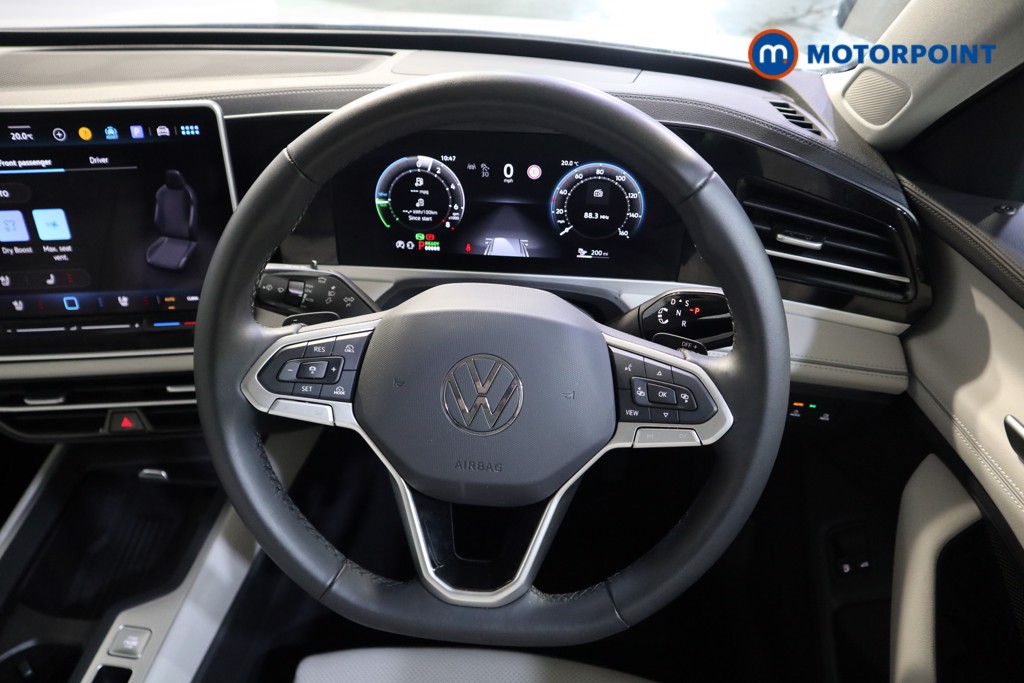 Volkswagen Passat Life Automatic Petrol Plug-In Hybrid Estate - Stock Number (1573336) - 2nd supplementary image