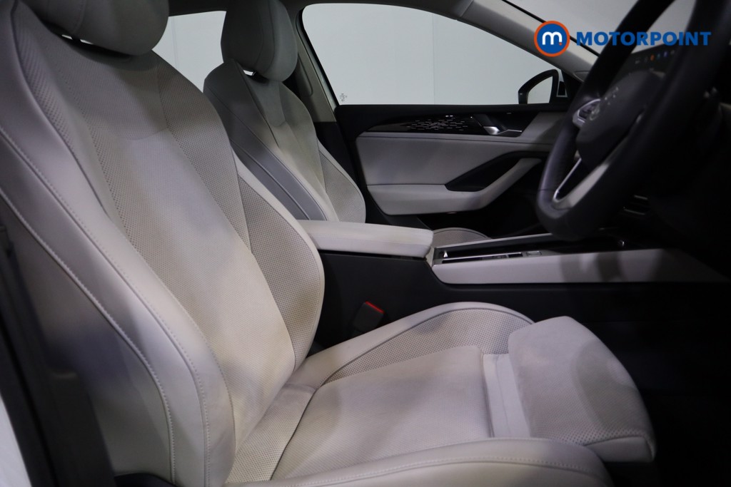 Volkswagen Passat Life Automatic Petrol Plug-In Hybrid Estate - Stock Number (1573336) - 12th supplementary image