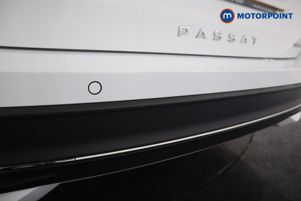 Volkswagen Passat Life Automatic Petrol Plug-In Hybrid Estate - Stock Number (1573336) - 20th supplementary image