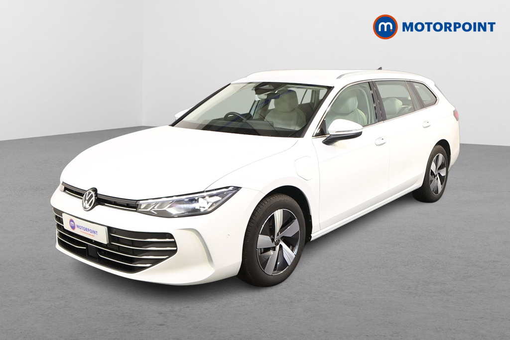 Volkswagen Passat Life Automatic Petrol Plug-In Hybrid Estate - Stock Number (1573336) - Passenger side front corner