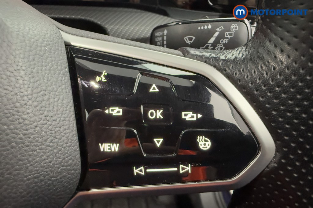 Volkswagen Golf R-Line Manual Petrol Hatchback - Stock Number (1573783) - 5th supplementary image