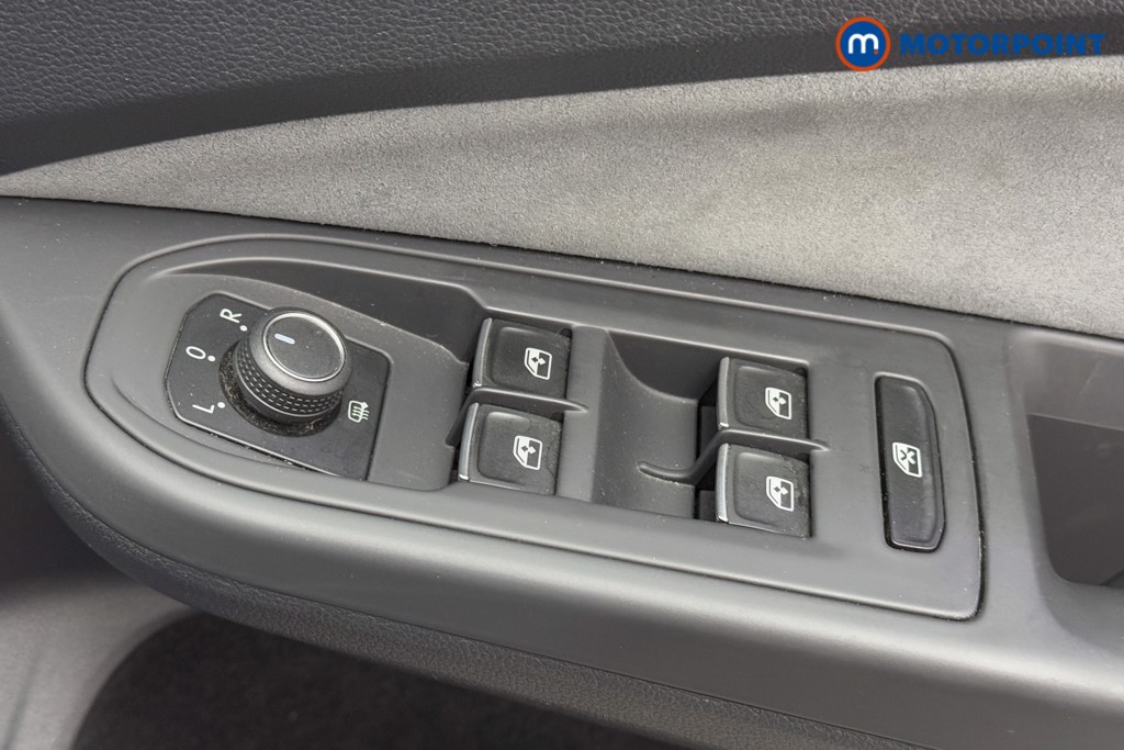 Volkswagen Golf R-Line Manual Petrol Hatchback - Stock Number (1573783) - 23rd supplementary image