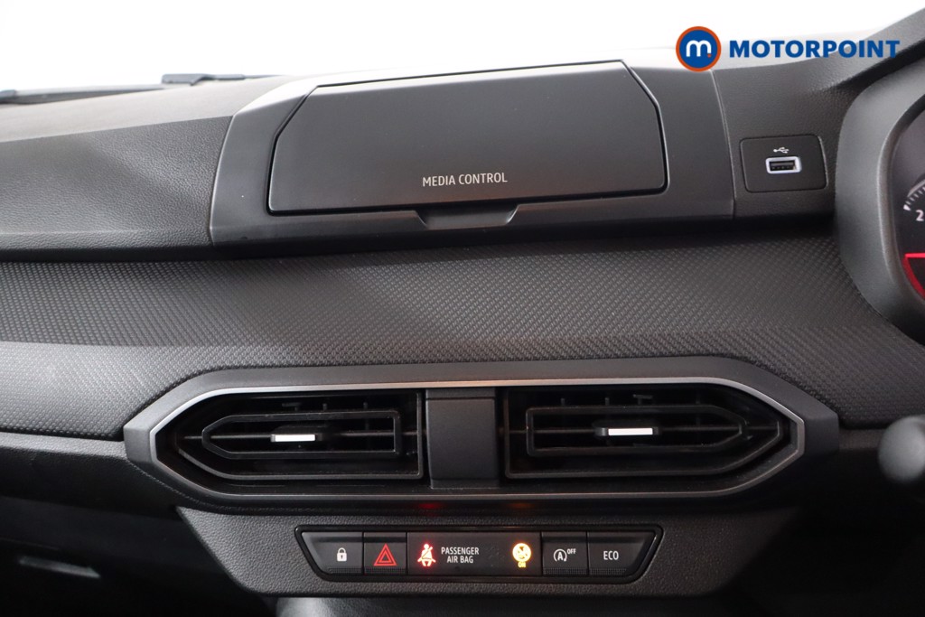 Dacia Jogger Essential Manual Petrol People Carrier - Stock Number (1574187) - 2nd supplementary image
