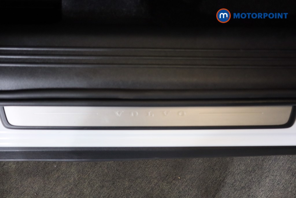 Volvo Xc40 R Design Manual Petrol SUV - Stock Number (1574273) - 19th supplementary image