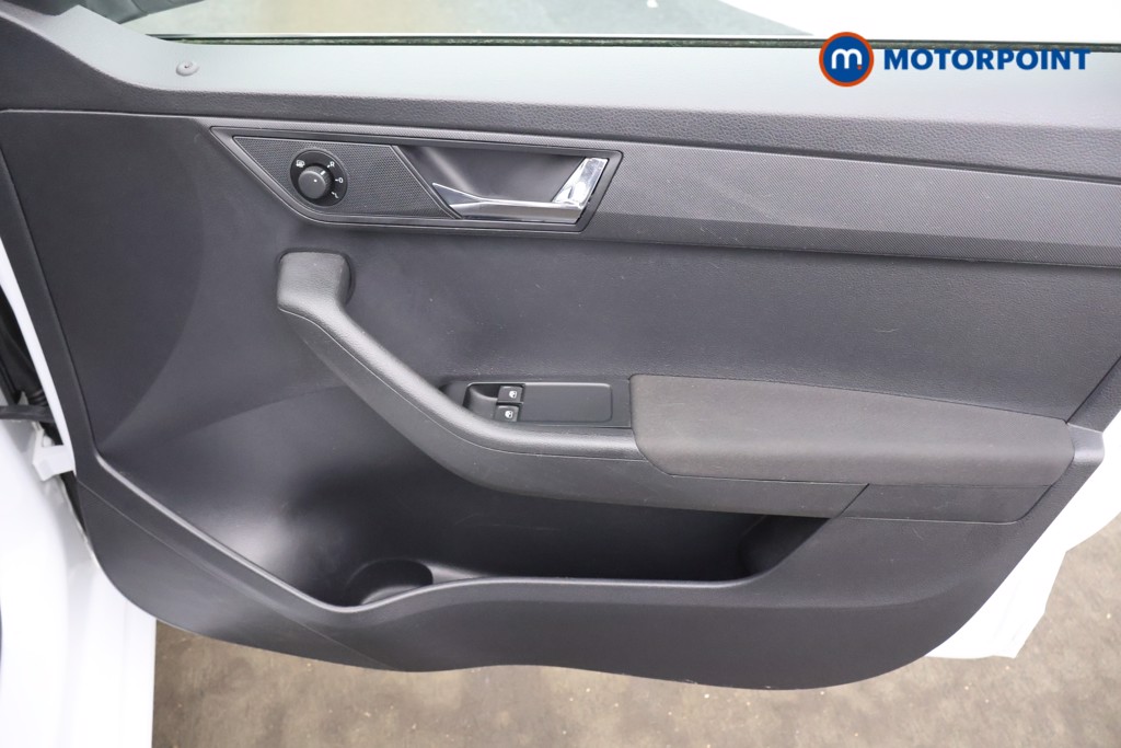 Skoda Fabia Colour Edition Manual Petrol Hatchback - Stock Number (1574745) - 8th supplementary image