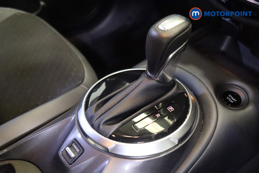 Nissan Juke N-Connecta Automatic Petrol-Electric Hybrid SUV - Stock Number (1574762) - 5th supplementary image