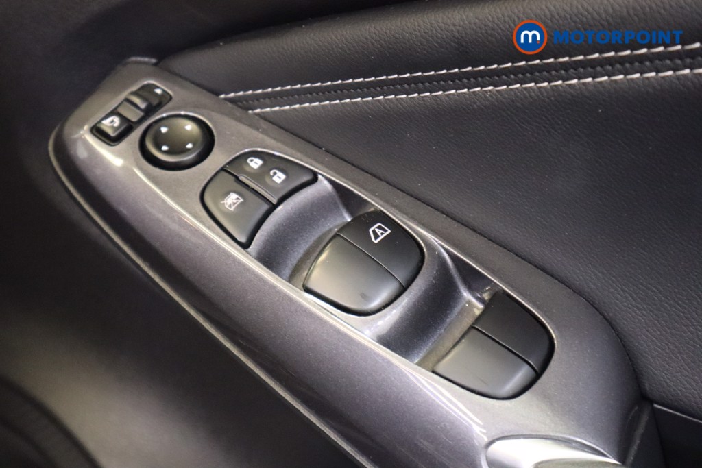 Nissan Juke N-Connecta Automatic Petrol-Electric Hybrid SUV - Stock Number (1574762) - 13th supplementary image