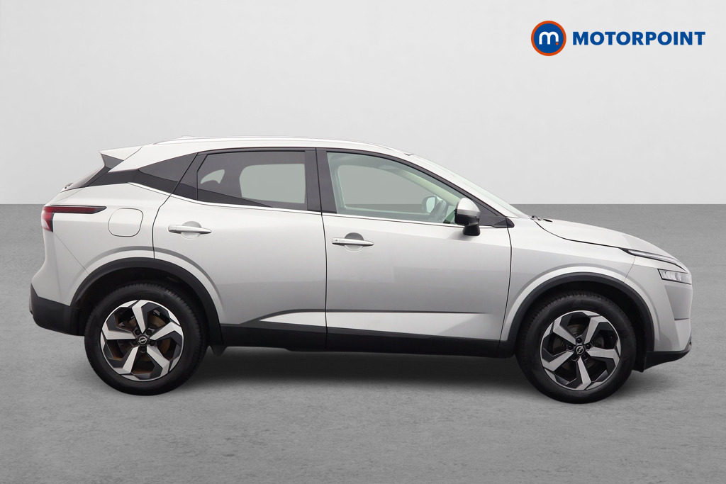 Nissan Qashqai N-Connecta Manual Petrol SUV - Stock Number (1575090) - Drivers side