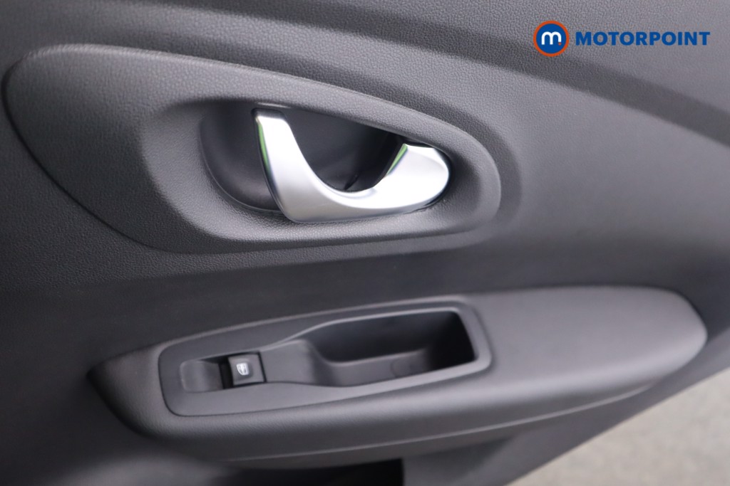 Renault Kadjar Iconic Manual Petrol SUV - Stock Number (1575113) - 17th supplementary image