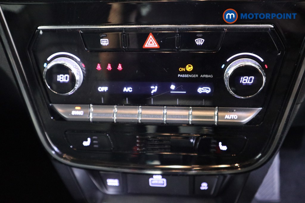Ssangyong Tivoli Ultimate Automatic Petrol SUV - Stock Number (1575164) - 7th supplementary image