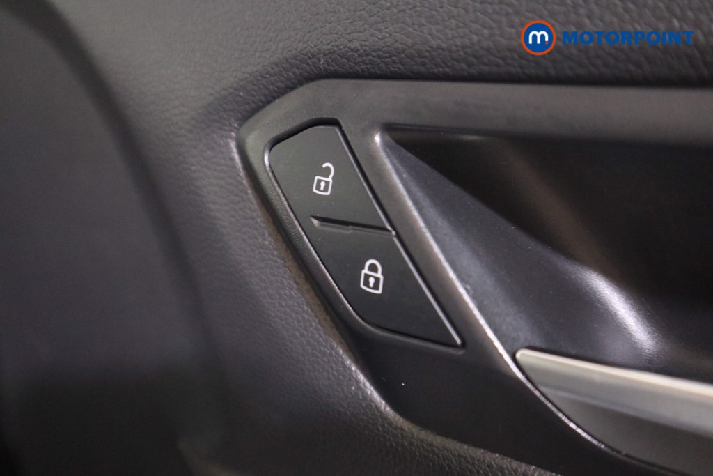 Volkswagen T-Roc Active Automatic Petrol SUV - Stock Number (1575919) - 10th supplementary image