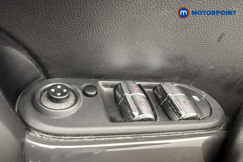 Mini Hatchback Cooper Classic Manual Petrol Hatchback - Stock Number (1576235) - 14th supplementary image