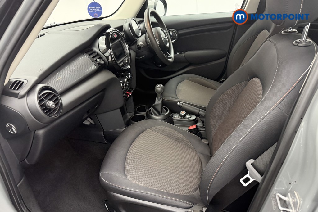 Mini Hatchback Cooper Classic Manual Petrol Hatchback - Stock Number (1576235) - 1st supplementary image