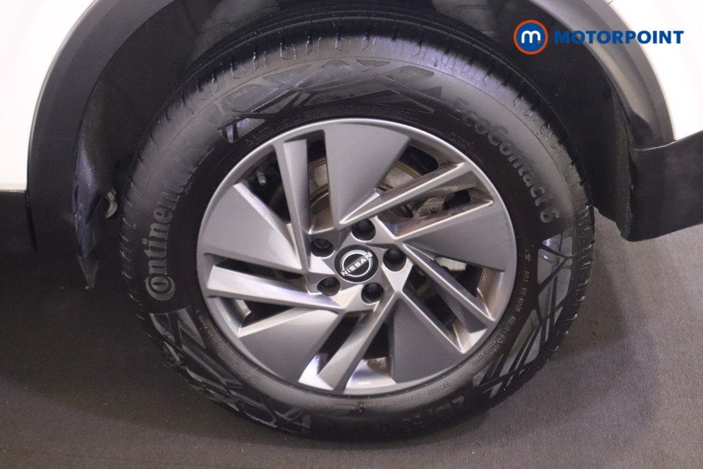 Nissan Qashqai Acenta Premium Manual Petrol SUV - Stock Number (1576273) - 9th supplementary image