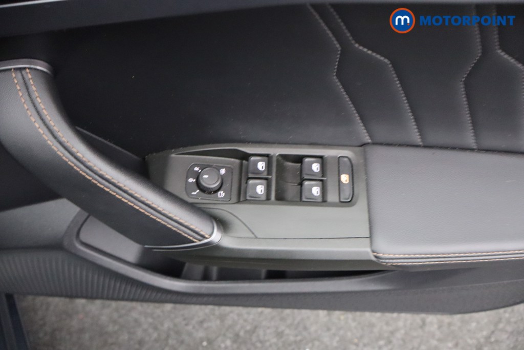 Cupra Leon V1 Automatic Petrol Hatchback - Stock Number (1576290) - 16th supplementary image