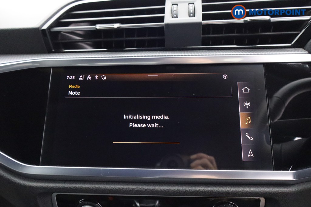 Audi Q3 S Line Automatic Petrol SUV - Stock Number (1576586) - 7th supplementary image