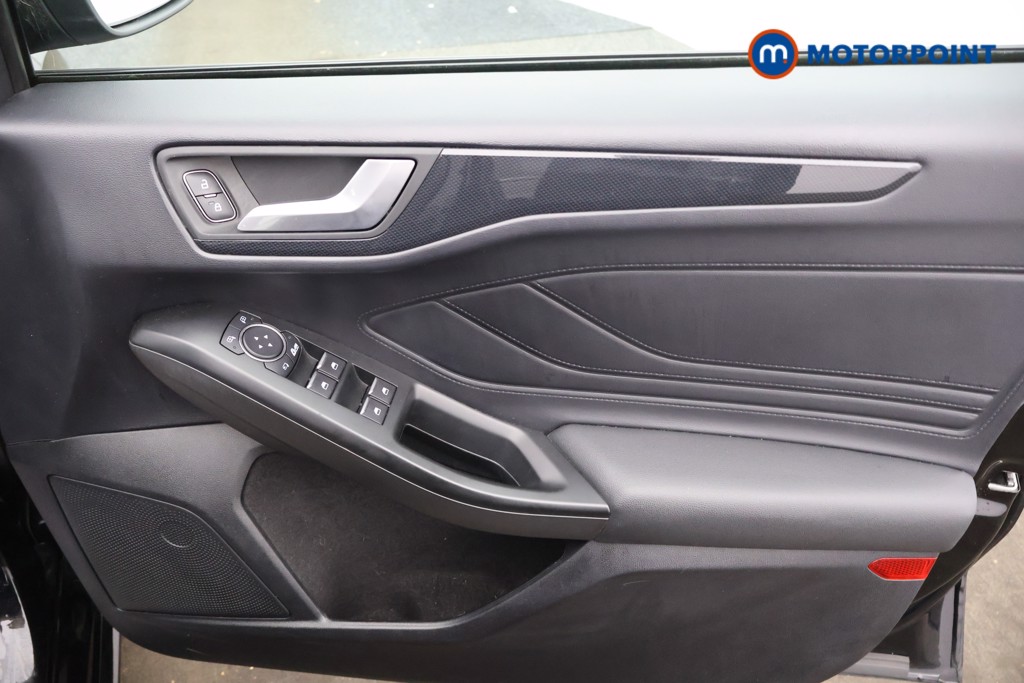 Ford Focus St-Line X Edition Manual Petrol-Electric Hybrid Hatchback - Stock Number (1576597) - 8th supplementary image