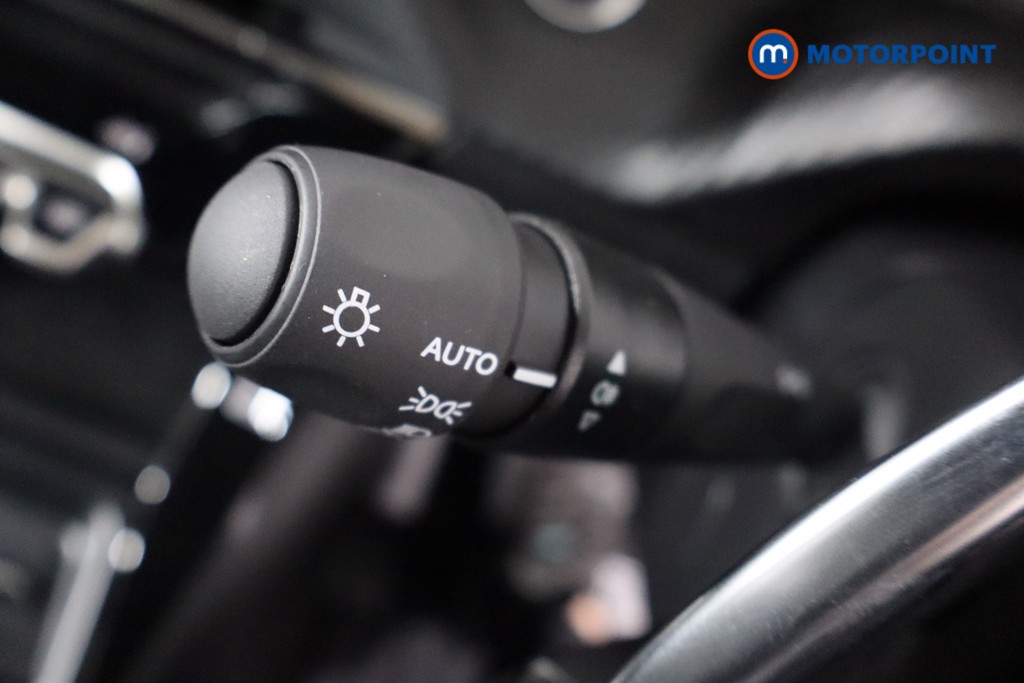 Peugeot 208 Allure Automatic Petrol-Electric Hybrid Hatchback - Stock Number (1576900) - 17th supplementary image