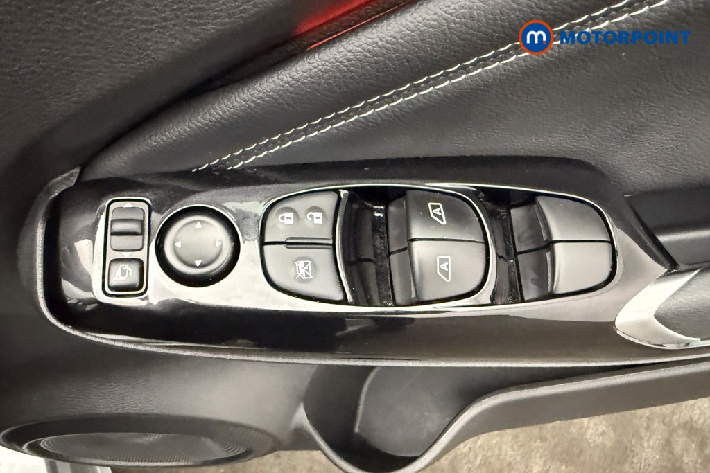 Nissan Juke Tekna Manual Petrol SUV - Stock Number (1577153) - 17th supplementary image