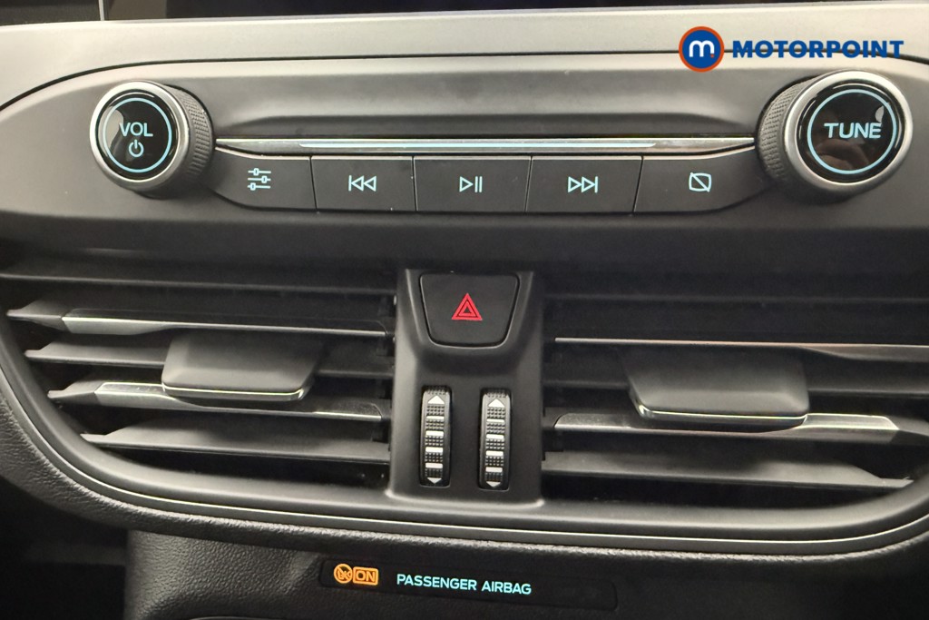 Ford Focus Titanium Style Manual Petrol Hatchback - Stock Number (1577201) - 10th supplementary image