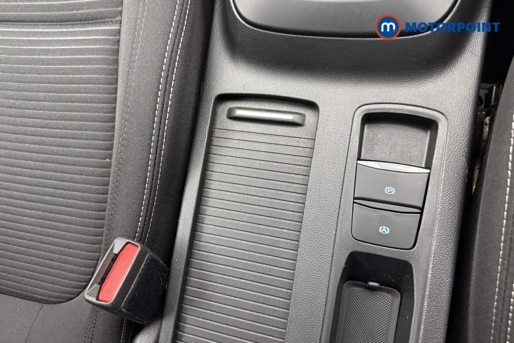 Ford Focus Titanium Style Manual Petrol Hatchback - Stock Number (1577201) - 13th supplementary image