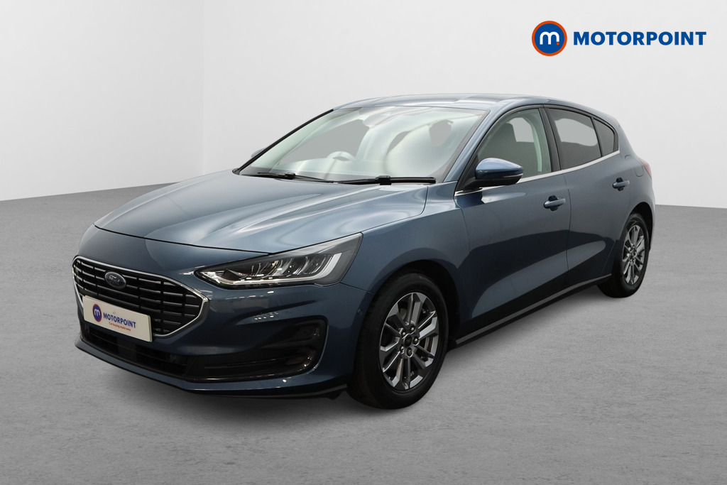 Ford Focus Titanium Style Manual Petrol Hatchback - Stock Number (1577201) - Passenger side front corner