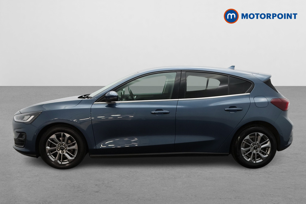 Ford Focus Titanium Style Manual Petrol Hatchback - Stock Number (1577201) - Passenger side