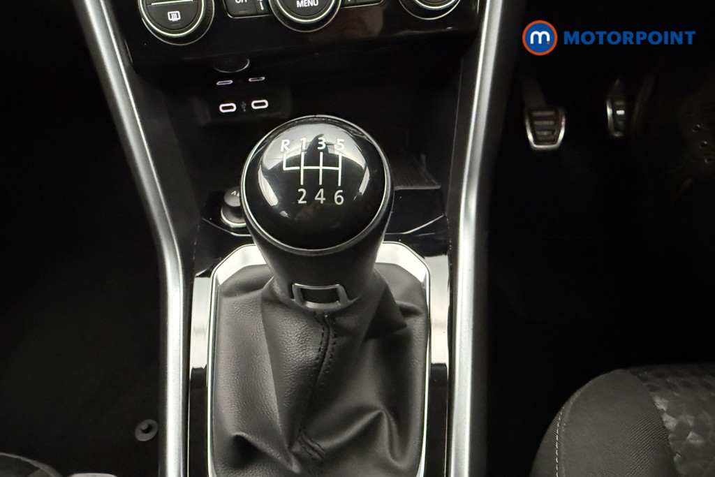 Volkswagen T-Roc Active Manual Petrol SUV - Stock Number (1577222) - 7th supplementary image