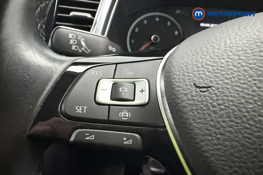 Volkswagen T-Roc Active Manual Petrol SUV - Stock Number (1577222) - 14th supplementary image