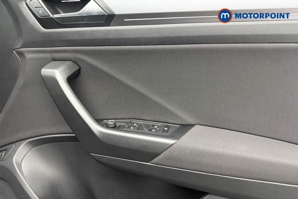 Volkswagen T-Roc Active Manual Petrol SUV - Stock Number (1577222) - 18th supplementary image