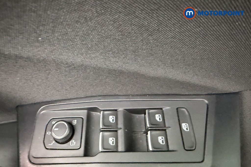 Volkswagen T-Roc Active Manual Petrol SUV - Stock Number (1577222) - 19th supplementary image
