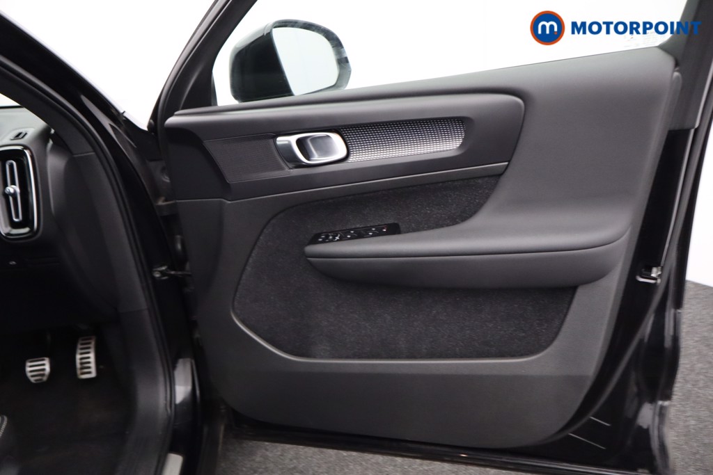 Volvo Xc40 R Design Manual Petrol SUV - Stock Number (1577866) - 15th supplementary image