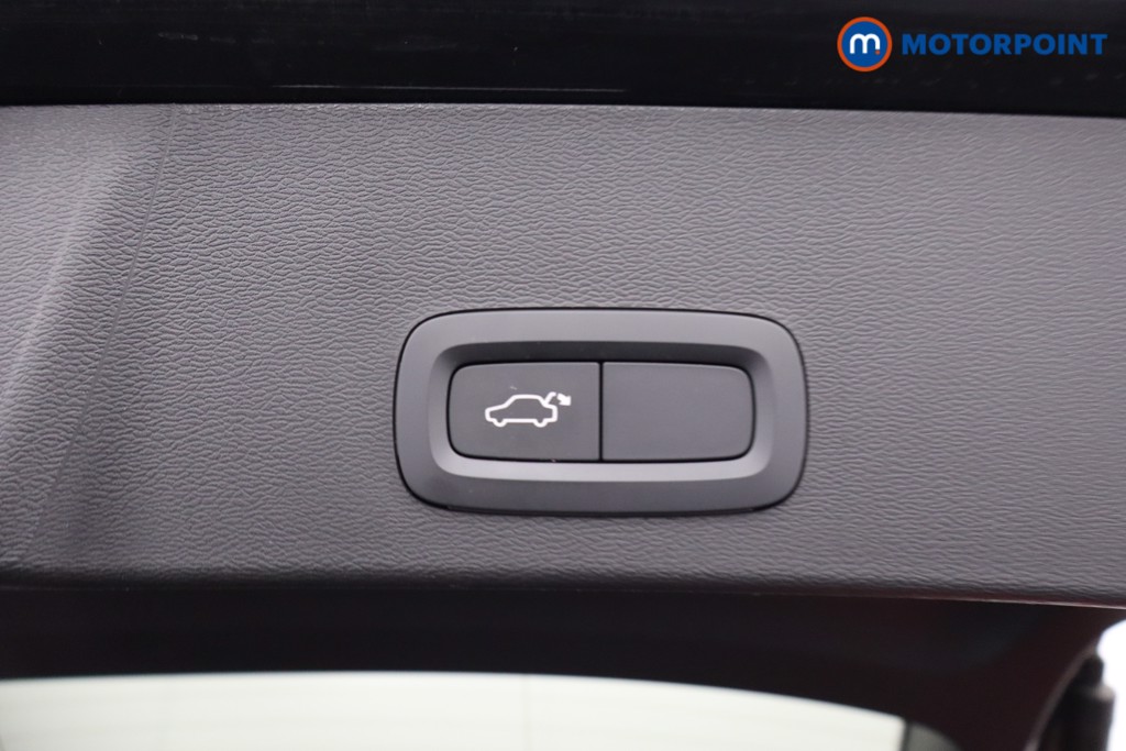Volvo Xc40 R Design Manual Petrol SUV - Stock Number (1577866) - 20th supplementary image