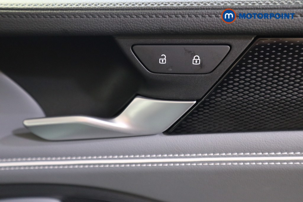 Volkswagen Passat Life Automatic Petrol Plug-In Hybrid Estate - Stock Number (1578100) - 8th supplementary image