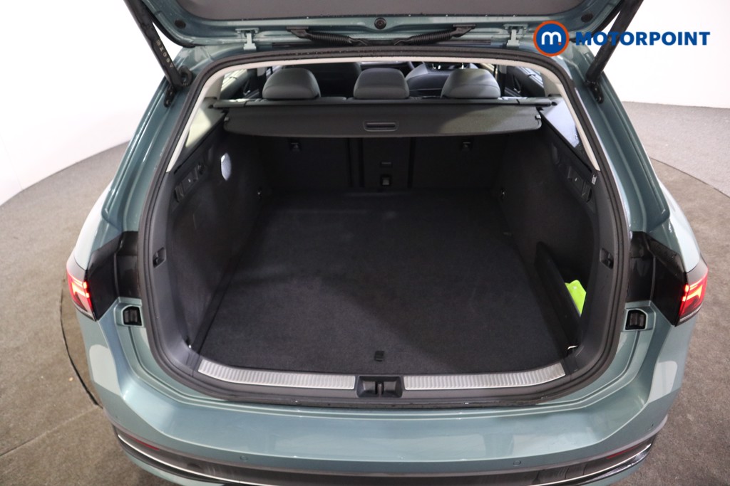 Volkswagen Passat Life Automatic Petrol Plug-In Hybrid Estate - Stock Number (1578100) - 11th supplementary image