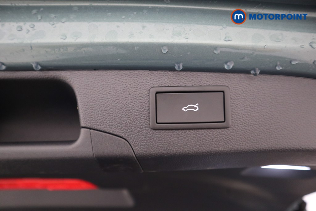 Volkswagen Passat Life Automatic Petrol Plug-In Hybrid Estate - Stock Number (1578100) - 12th supplementary image