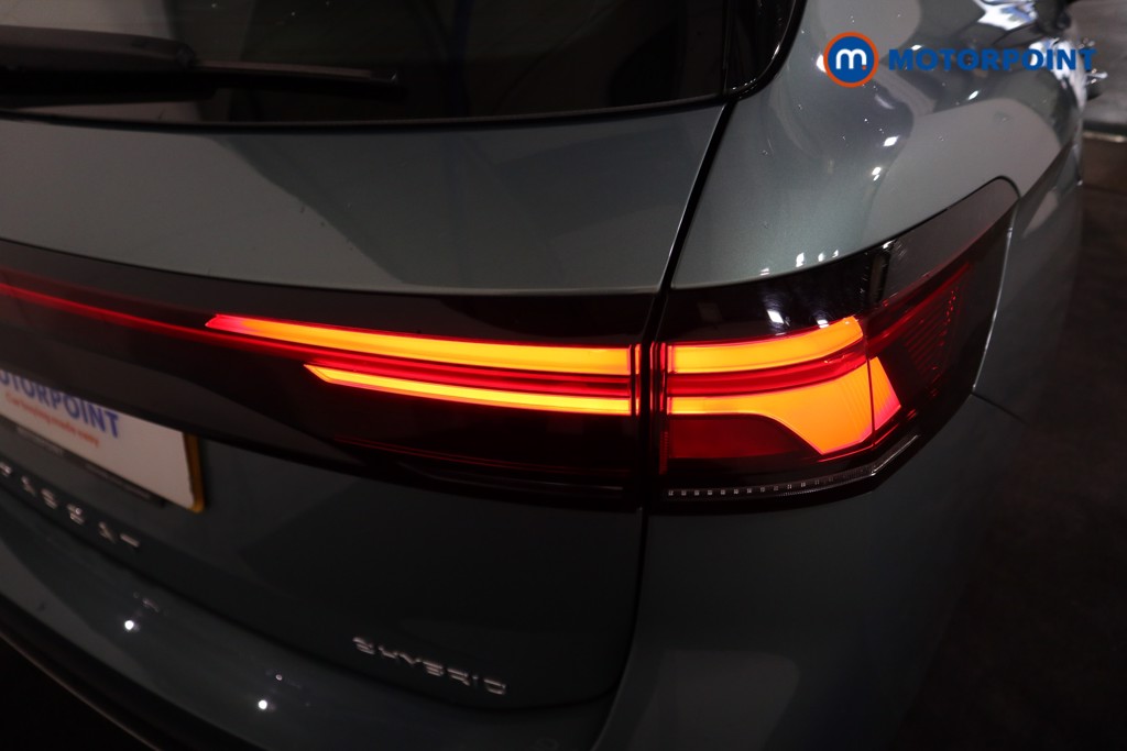 Volkswagen Passat Life Automatic Petrol Plug-In Hybrid Estate - Stock Number (1578100) - 19th supplementary image
