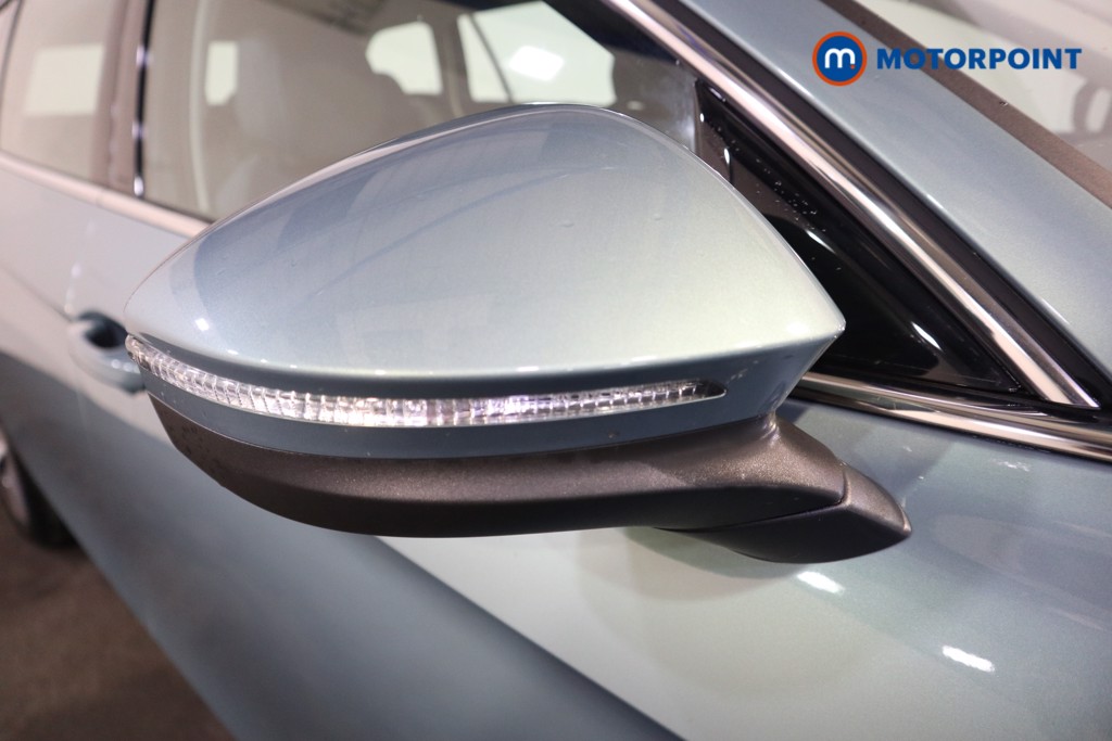Volkswagen Passat Life Automatic Petrol Plug-In Hybrid Estate - Stock Number (1578100) - 22nd supplementary image