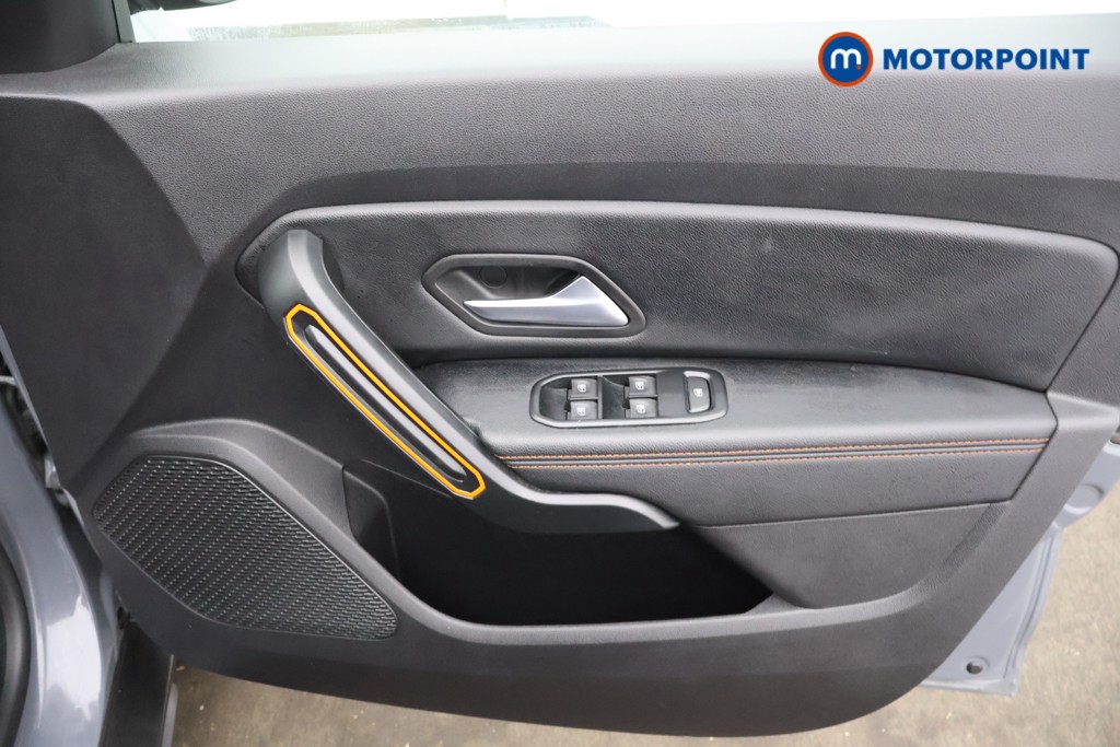 Dacia Duster Extreme Se Manual Petrol SUV - Stock Number (1578307) - 9th supplementary image