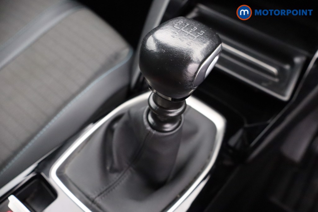 Peugeot 2008 Allure Premium Manual Petrol SUV - Stock Number (1578324) - 12th supplementary image