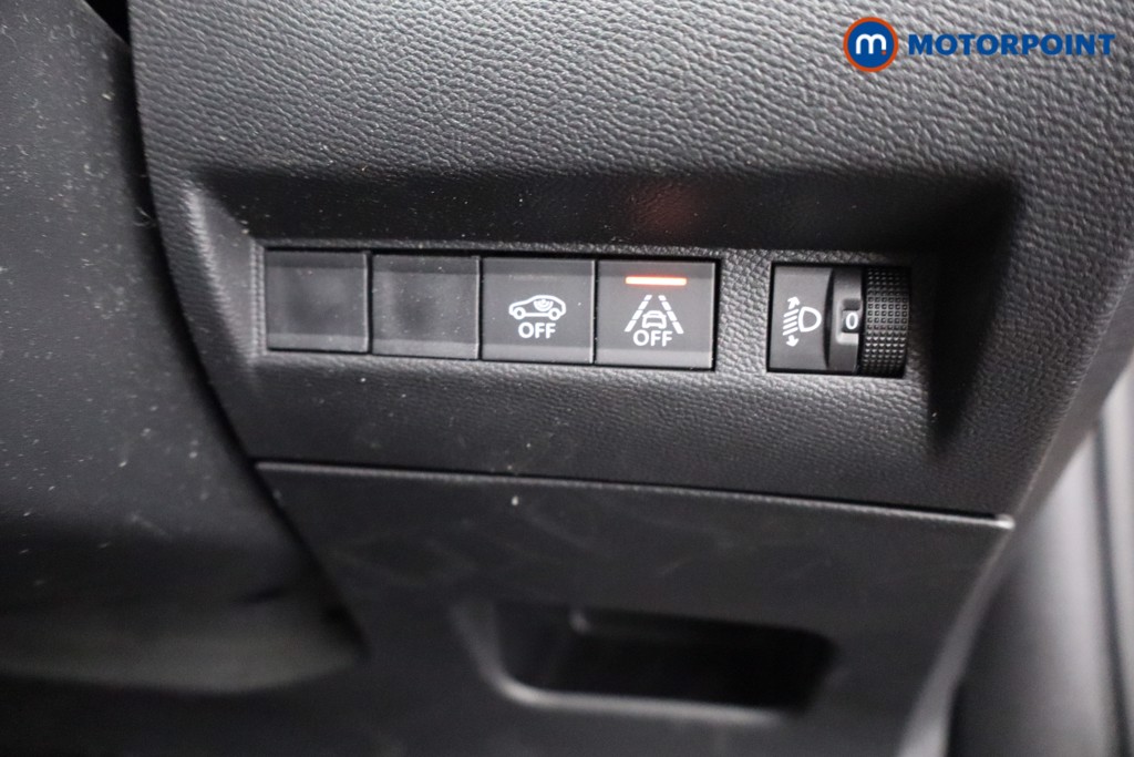 Peugeot 2008 Allure Premium Manual Petrol SUV - Stock Number (1578324) - 15th supplementary image
