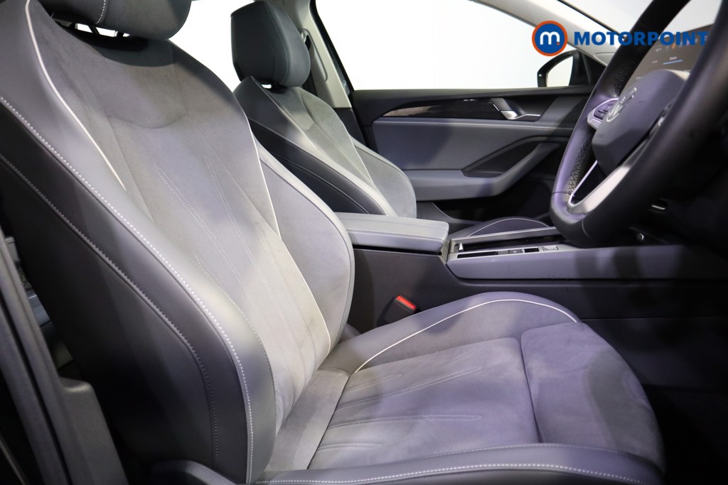 Volkswagen Passat Life Automatic Petrol Plug-In Hybrid Estate - Stock Number (1578395) - 13th supplementary image