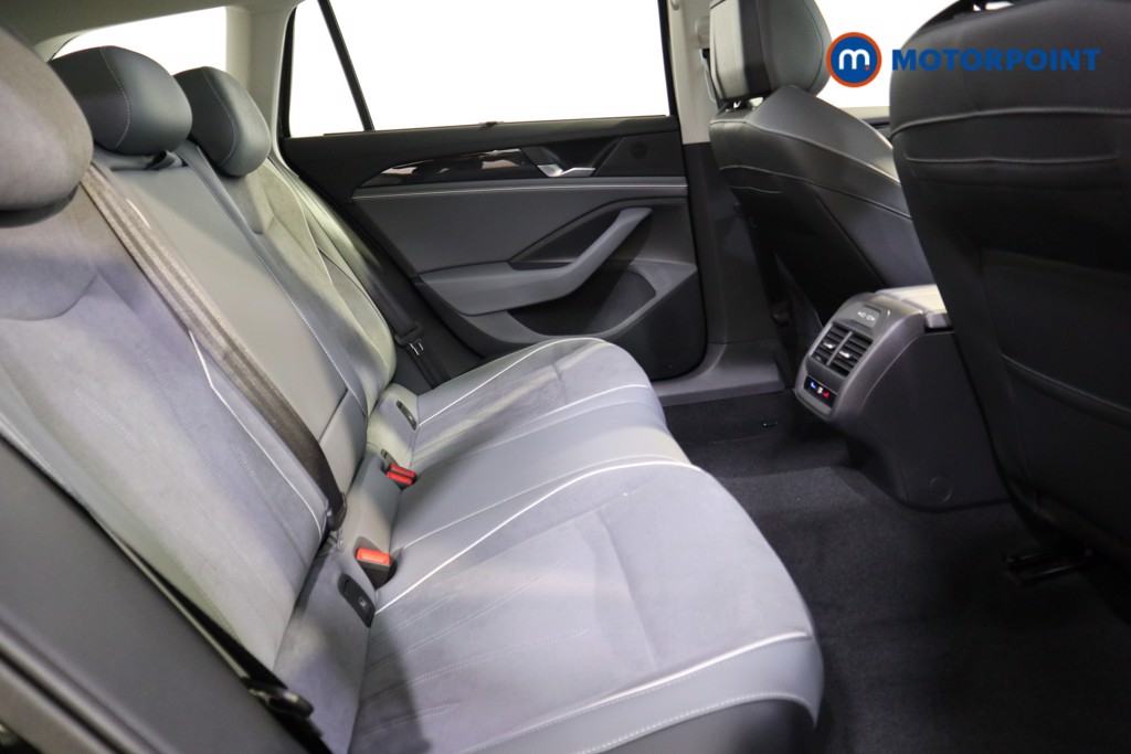 Volkswagen Passat Life Automatic Petrol Plug-In Hybrid Estate - Stock Number (1578395) - 14th supplementary image
